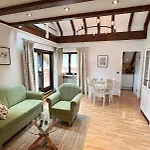 Galeriewohnung Mit Blick In Den Schwarzwald 아파트