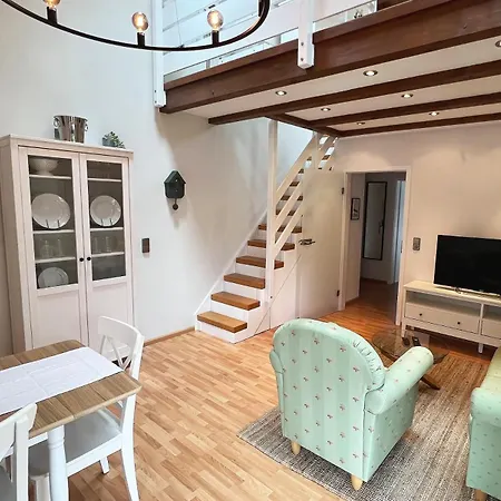 Galeriewohnung Mit Blick In Den Schwarzwald *